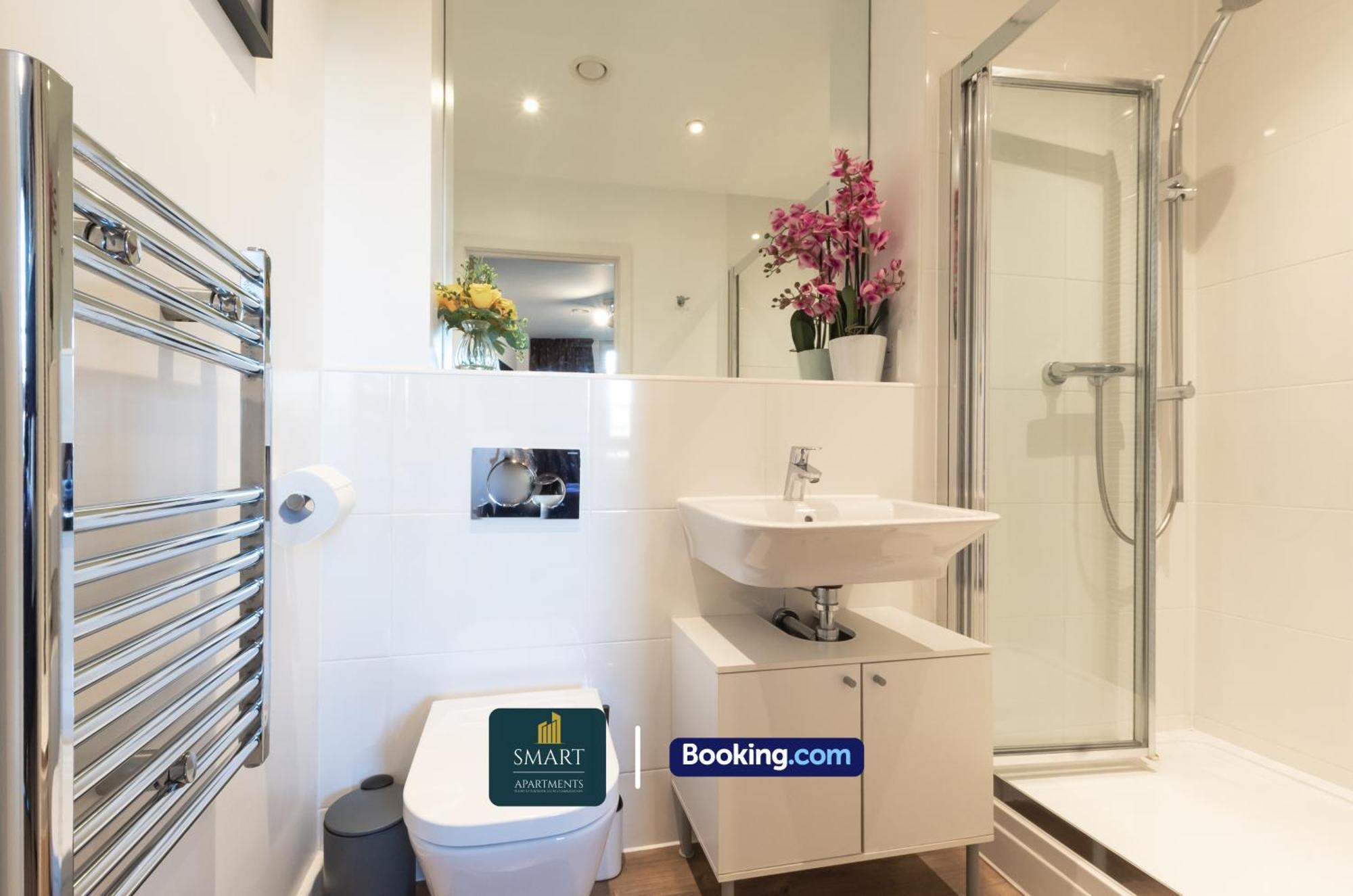 Spacious City Center Apartment By Smart Apartments Short Lets & Serviced Accommodation Apartment Southampton With Free Wifi المظهر الخارجي الصورة